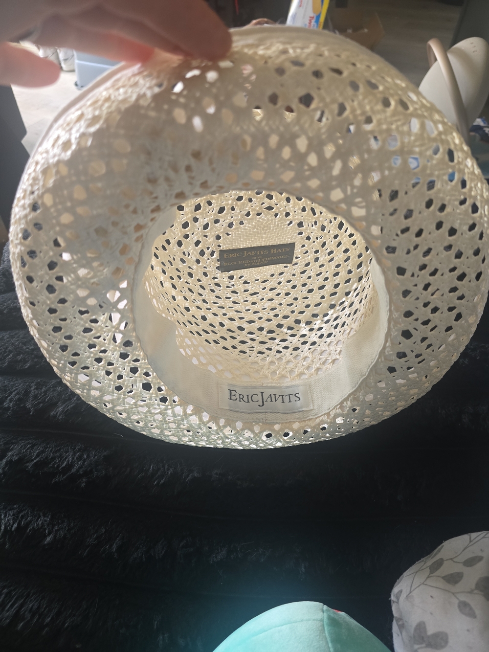 Eric Javits White Woven Straw Sun Hat with Logo Tag - Picture 9 of 9